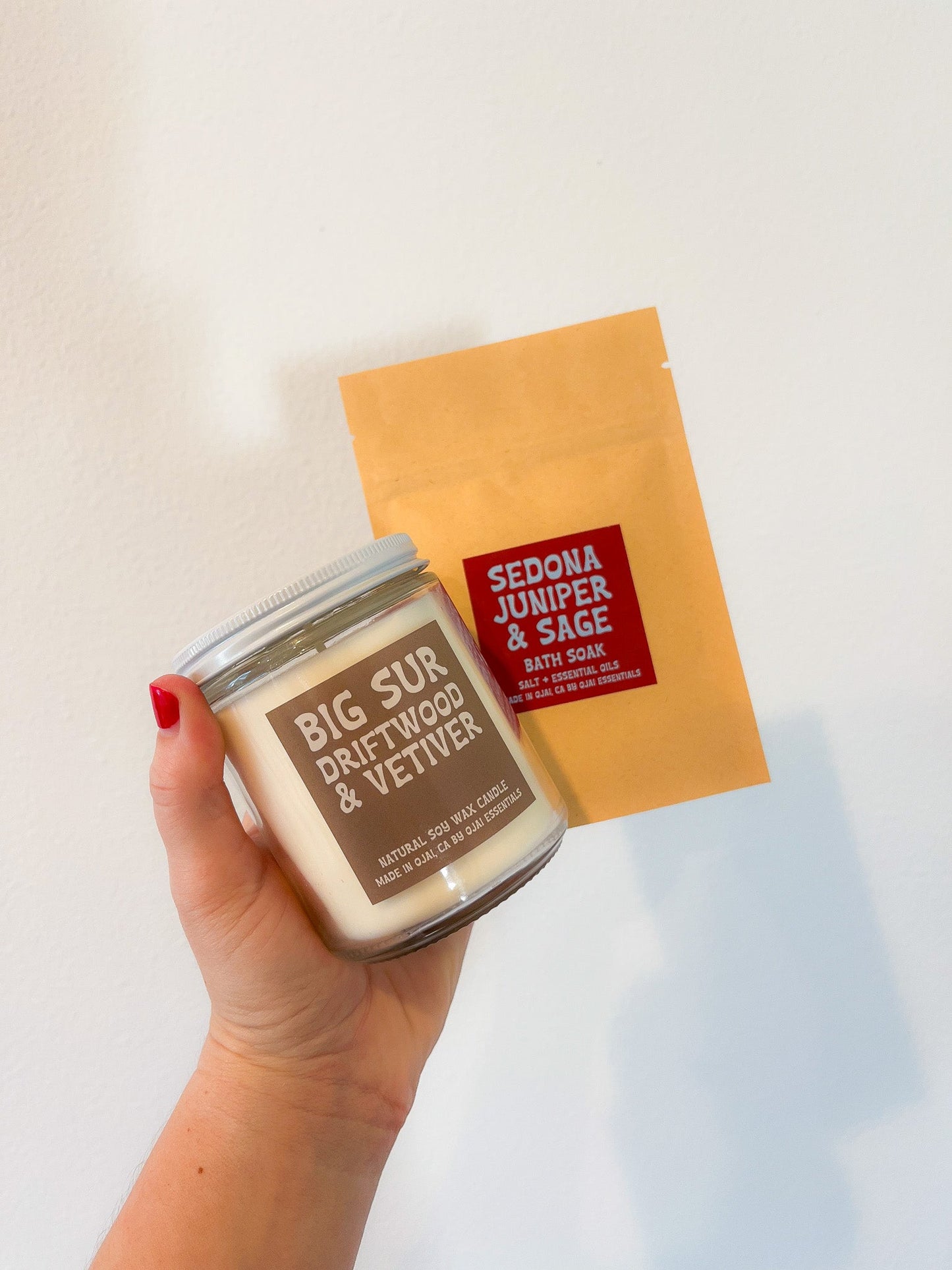 New York Holiday Market Soy Candle | 4 oz & 8 oz